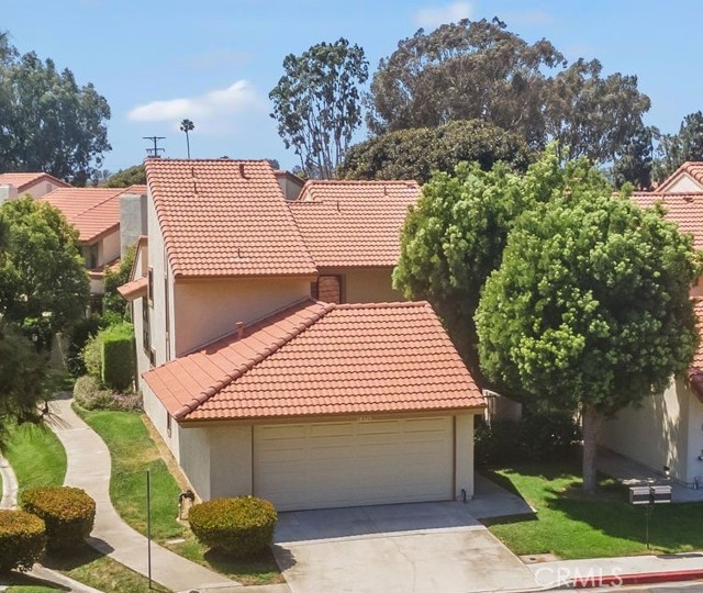 Property photo of 18325 Gum Tree LN