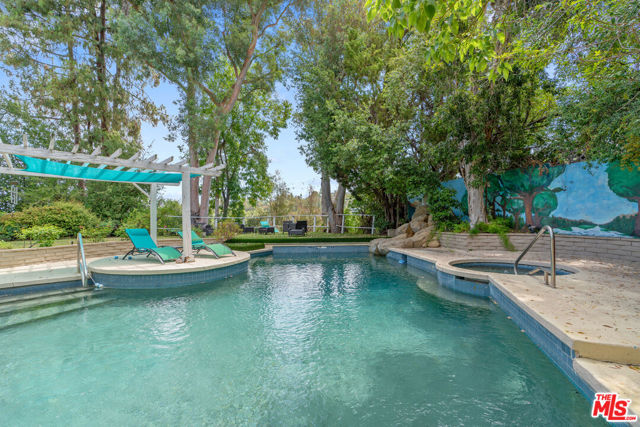 Property photo of 4126 Ellenita AV