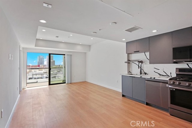 Property photo of 321 S Oxford AV