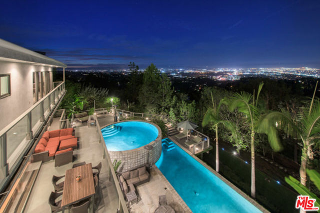 Property photo of 15263 Mulholland DR
