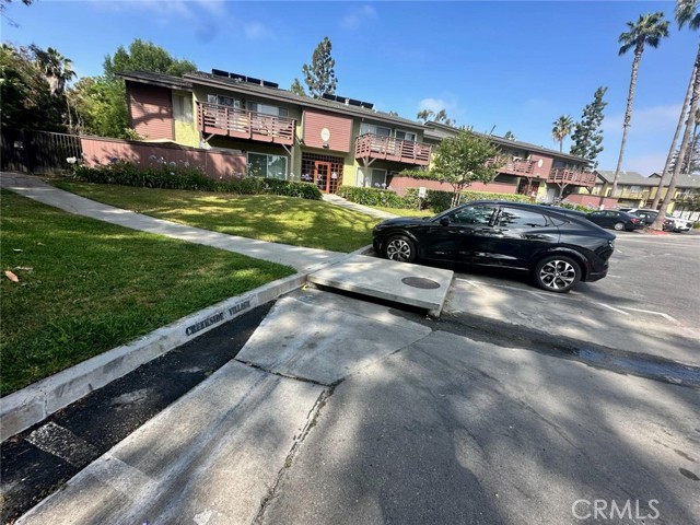 Property photo of 1480 W Lambert RD
