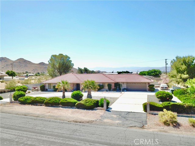 Property photo of 18965 Siskiyou RD