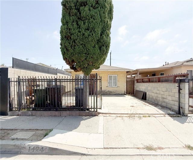 Property photo of 1424 W 152nd ST