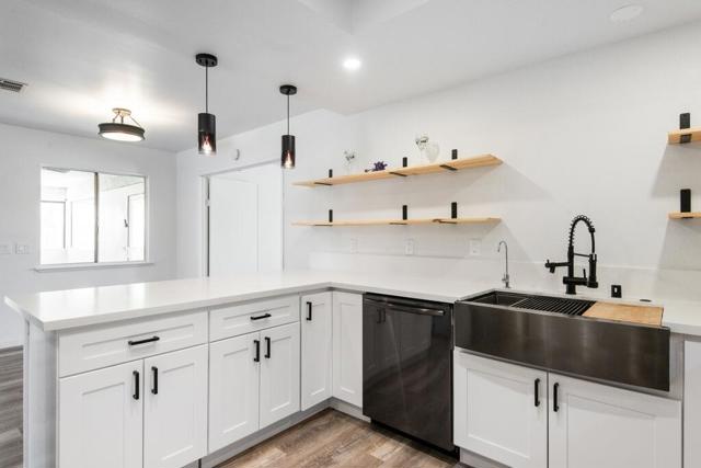 Property photo of 56869 Mountain View TR