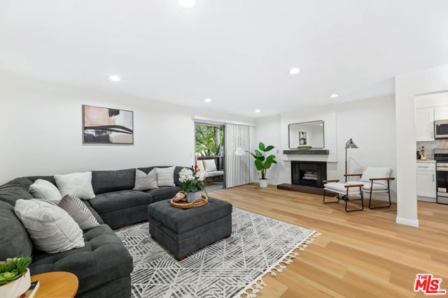 Property photo of 14960 Victory BL