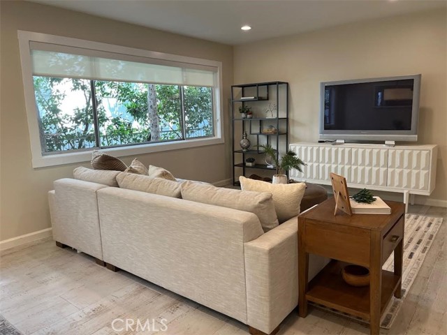 Property photo of 1025 N Kings Rd