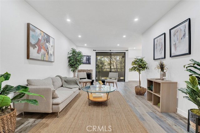 Property photo of 13331 Moorpark ST