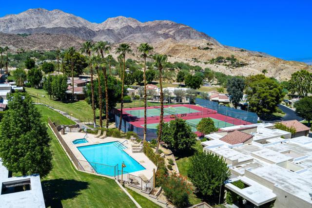 Property photo of 72499 Sandstone LN