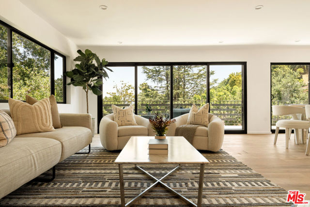 Property photo of 11587 Sunshine TE