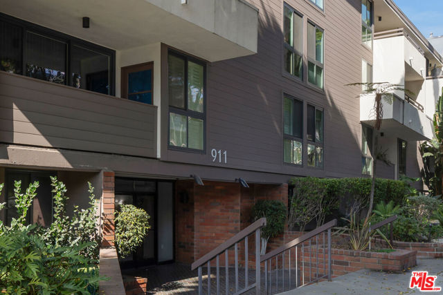 Property photo of 911 N Kings RD