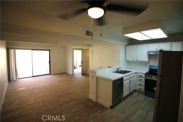 Property photo of 1440 W Edgehill RD
