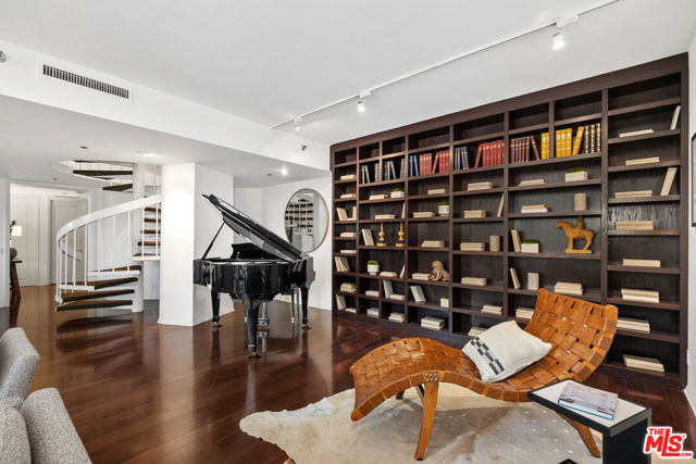 Property photo of 10550 Wilshire BL