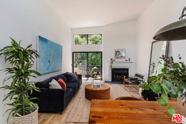 Property photo of 2018 Griffith Park BL