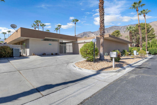 Property photo of 469 E Mariposa DR