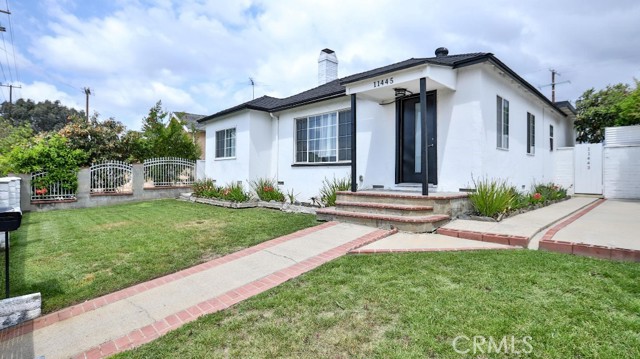 Property photo of 11445 Saticoy ST
