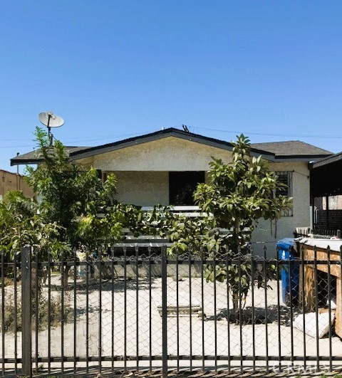 Property photo of 413 W 109th PL