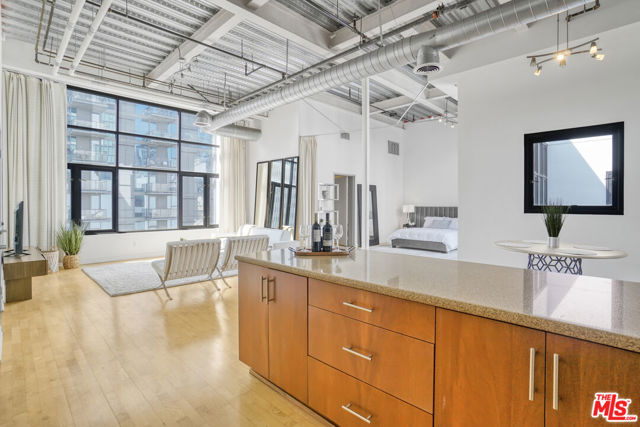 Property photo of 330 W 11th ST