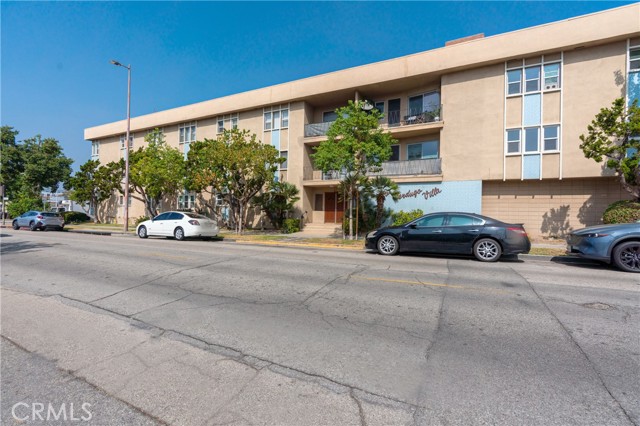 Property photo of 211 E California