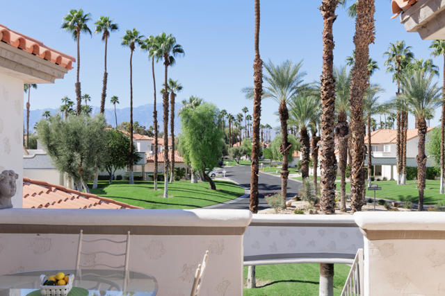 Property photo of 272 Vista Royale CR