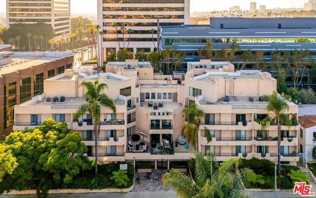 Property photo of 1633 S Bentley AV