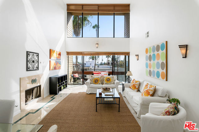 Property photo of 750 S Bundy DR