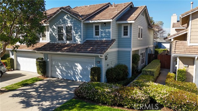 Property photo of 2720 E Walnut