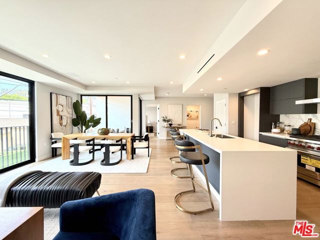 Property photo of 1017 N Croft AV