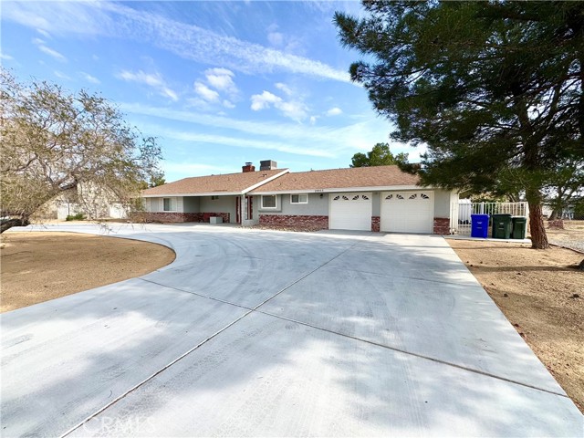 Property photo of 19955 Shoshonee RD