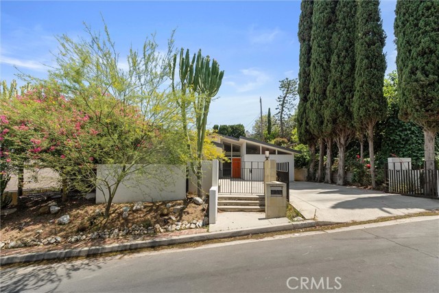 Property photo of 3674 Willowcrest AV