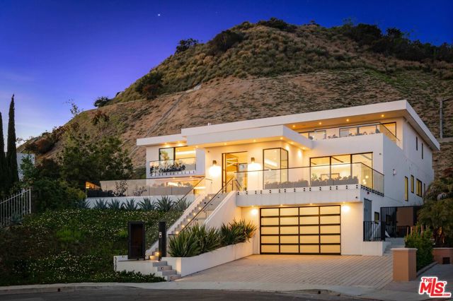 Property photo of 5107 Los Hermosos Way