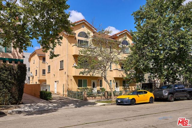 Property photo of 821 S Gramercy PL