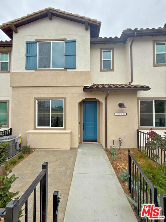 Photo of 1818 W Merced Av