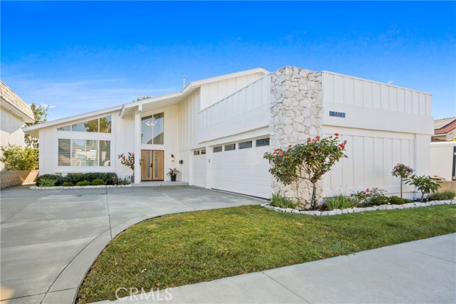 Property photo of 15551 Sunburst LN