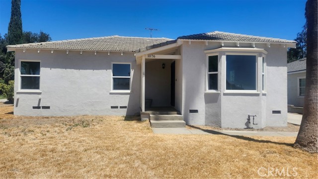 Property photo of 1076 W 25th ST