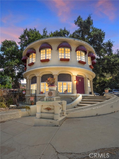 Photo of 8618 La Tuna Canyon Rd