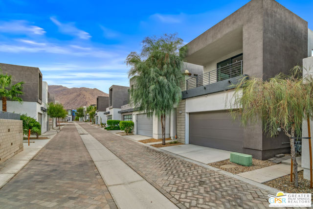 Property photo of 482 Paragon LP
