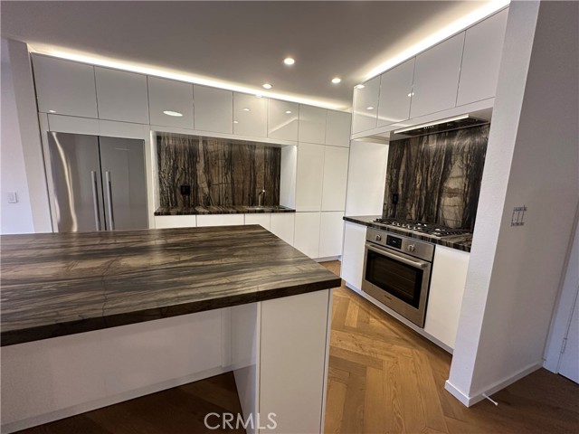 Property photo of 330 N Jackson ST