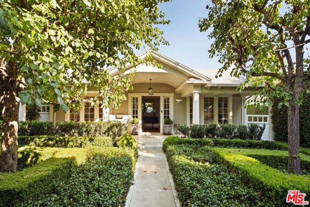Property photo of 1438 N Orange Grove AV