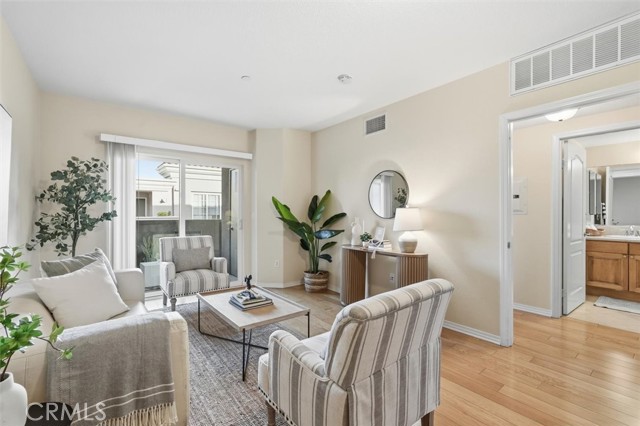 Photo of 2750 Artesia