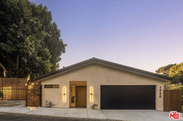 Property photo of 1930 Kemper ST