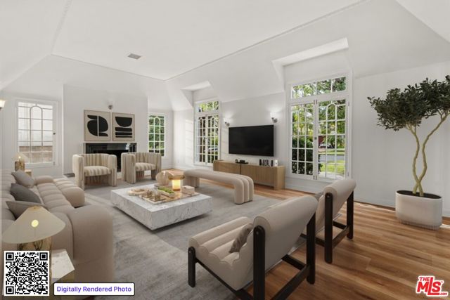 Photo of 512 N Elm Dr