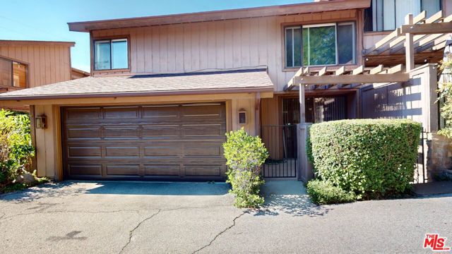 Property photo of 21 Northwoods LN