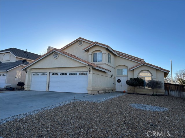 Property photo of 37343 Newbury PL