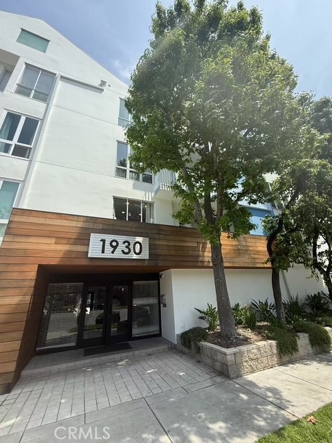 Property photo of 1930 S Beverly Glen BL
