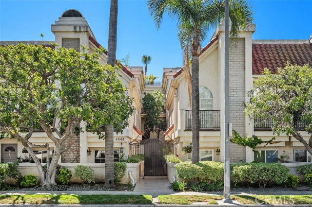 Property photo of 4444 Moorpark WY
