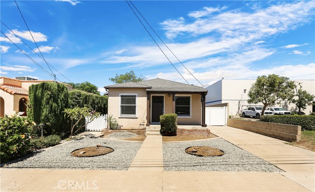 Photo of 611 W Walnut Av