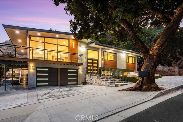 Property photo of 325 N Madison AV