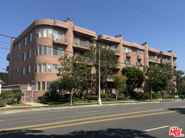 Property photo of 4310 Cahuenga BL