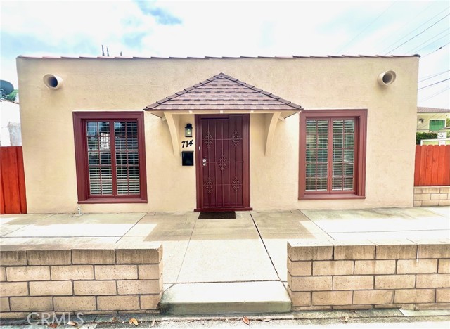 Property photo of 714 E Chapman AV