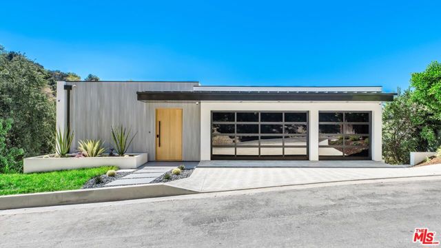 Property photo of 14899 Round Valley DR